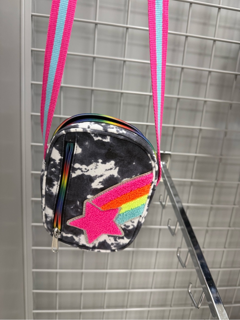 Place Rainbow Zipper Black Crossbody Bag
